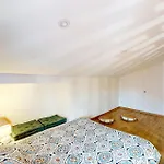 2 Bedroom Amazing In Ρουαγιάν